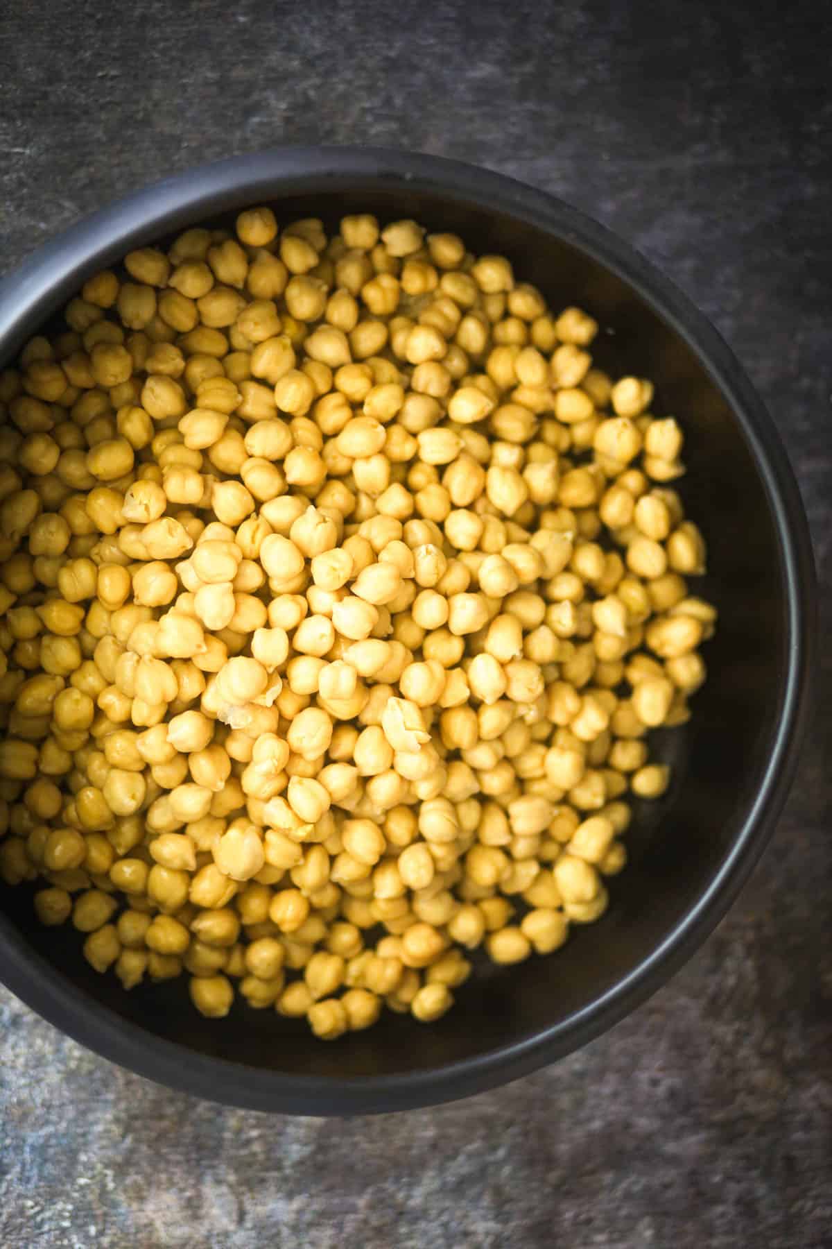 Add chickpeas in a big salad bowl.