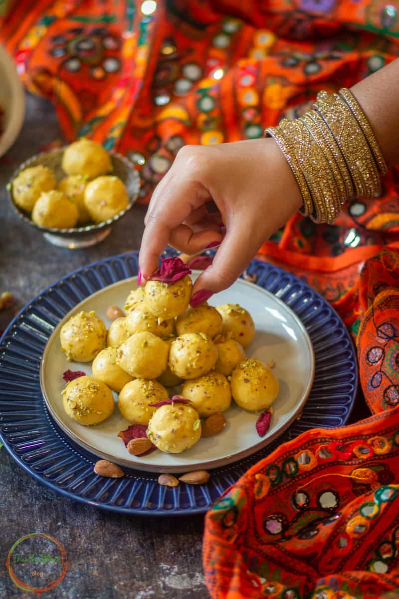 BESAN LADOO