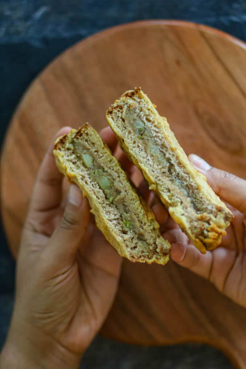 Cut the pakoras in squares or triangles.
