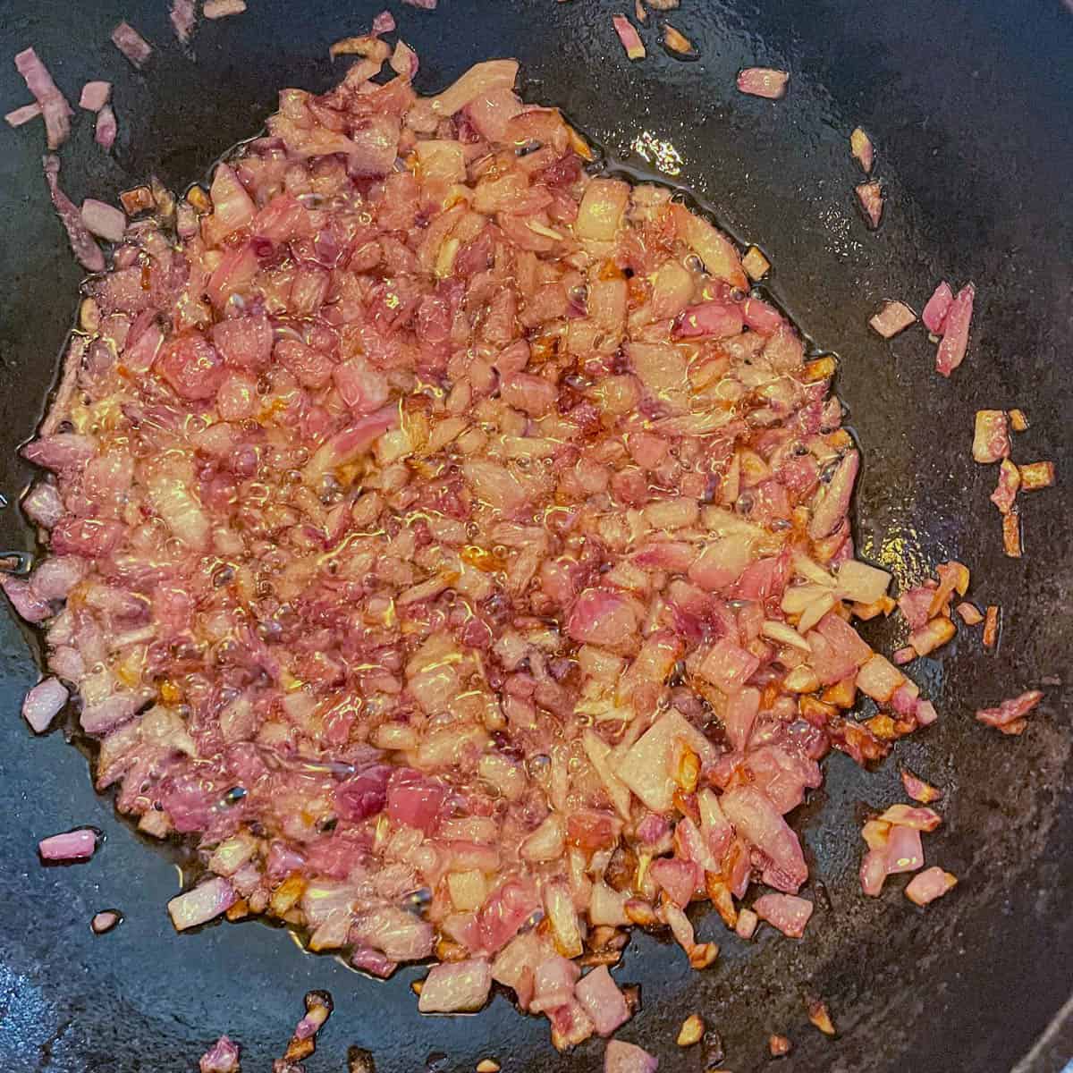 Fry onion for 2-3 minutes.