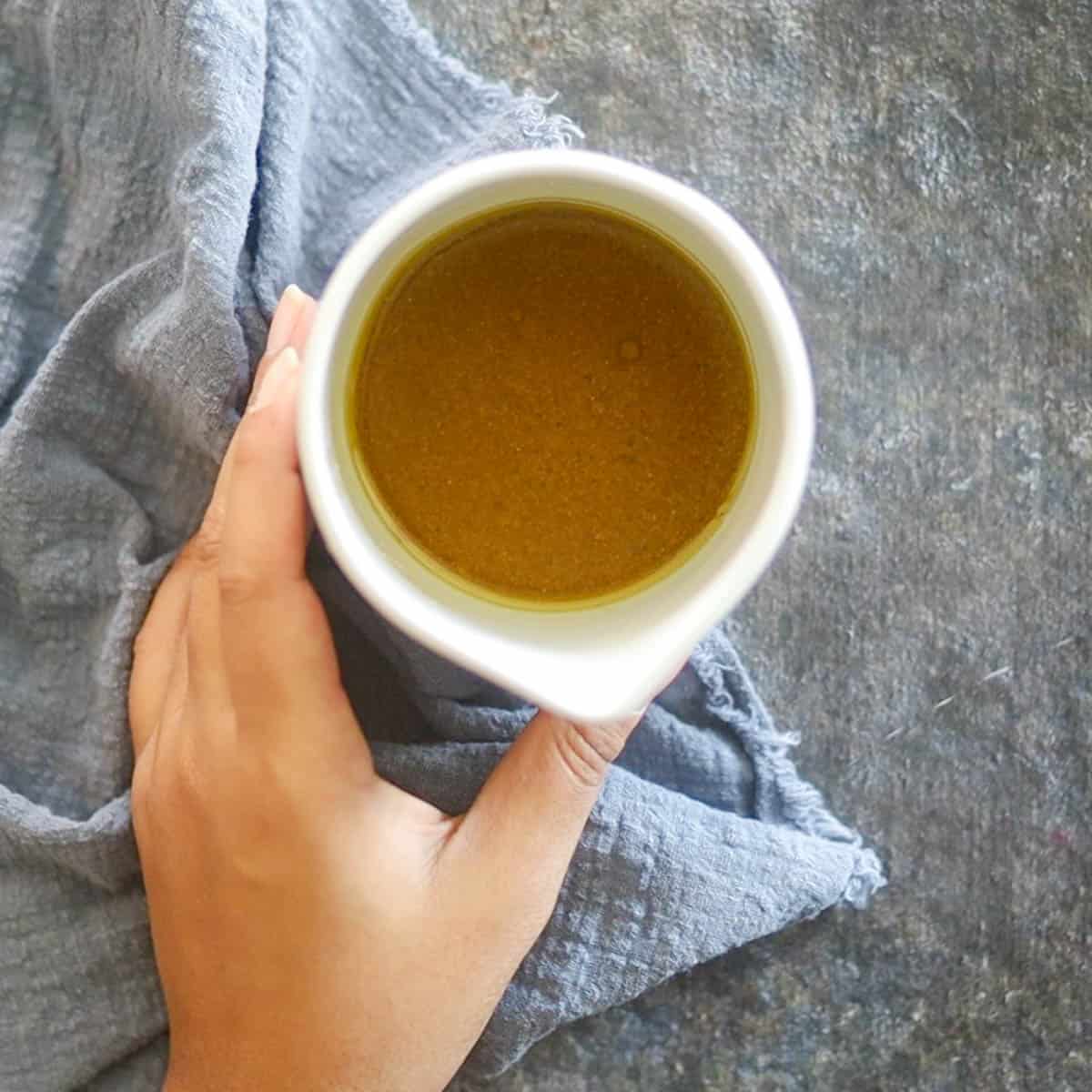 Whisk the ingredients.