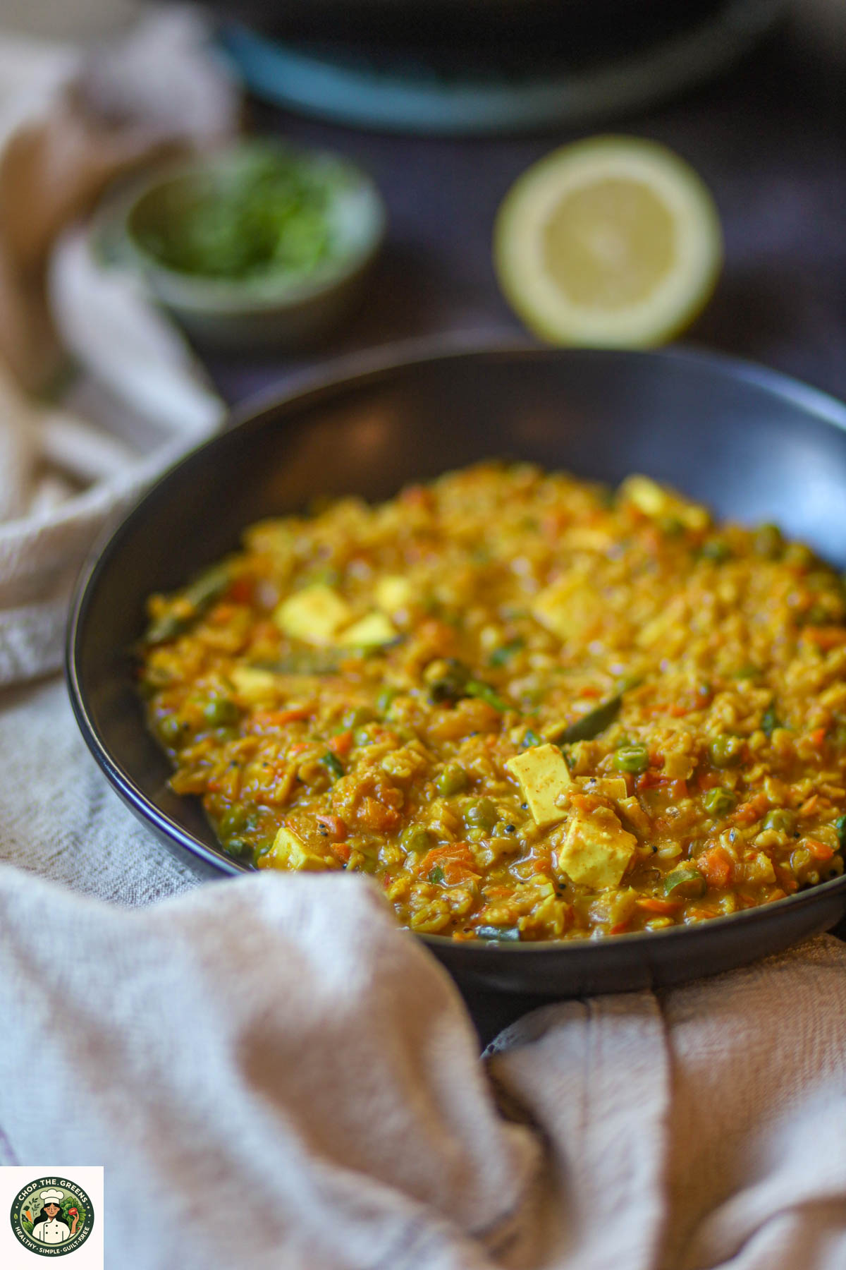 Masala oats recipe made with vegetables and spices for a healthy weight loss meal.
